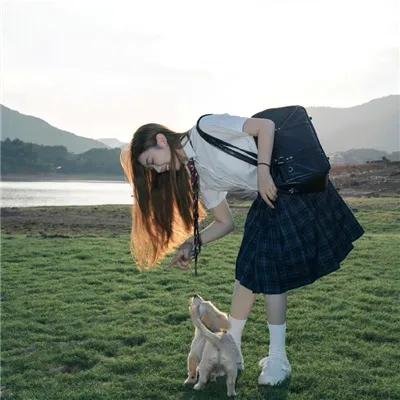 男人与婴儿